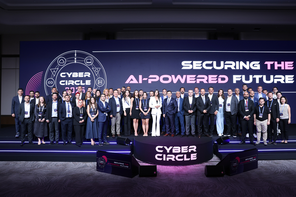 Cyber Circle sahnesi